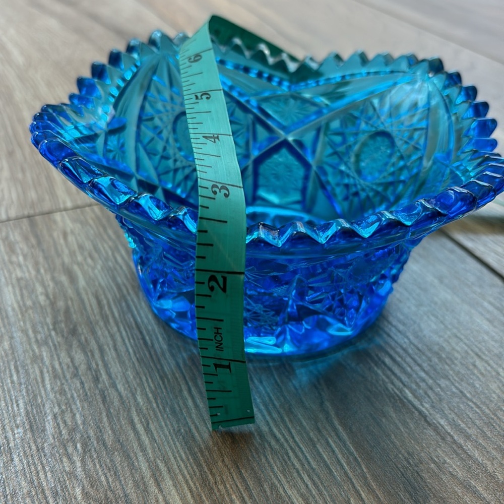 Vintage Fayette Glass Pressed Turquoise Saw Tooth Starburst Candy Dish - Picture 9 of 9